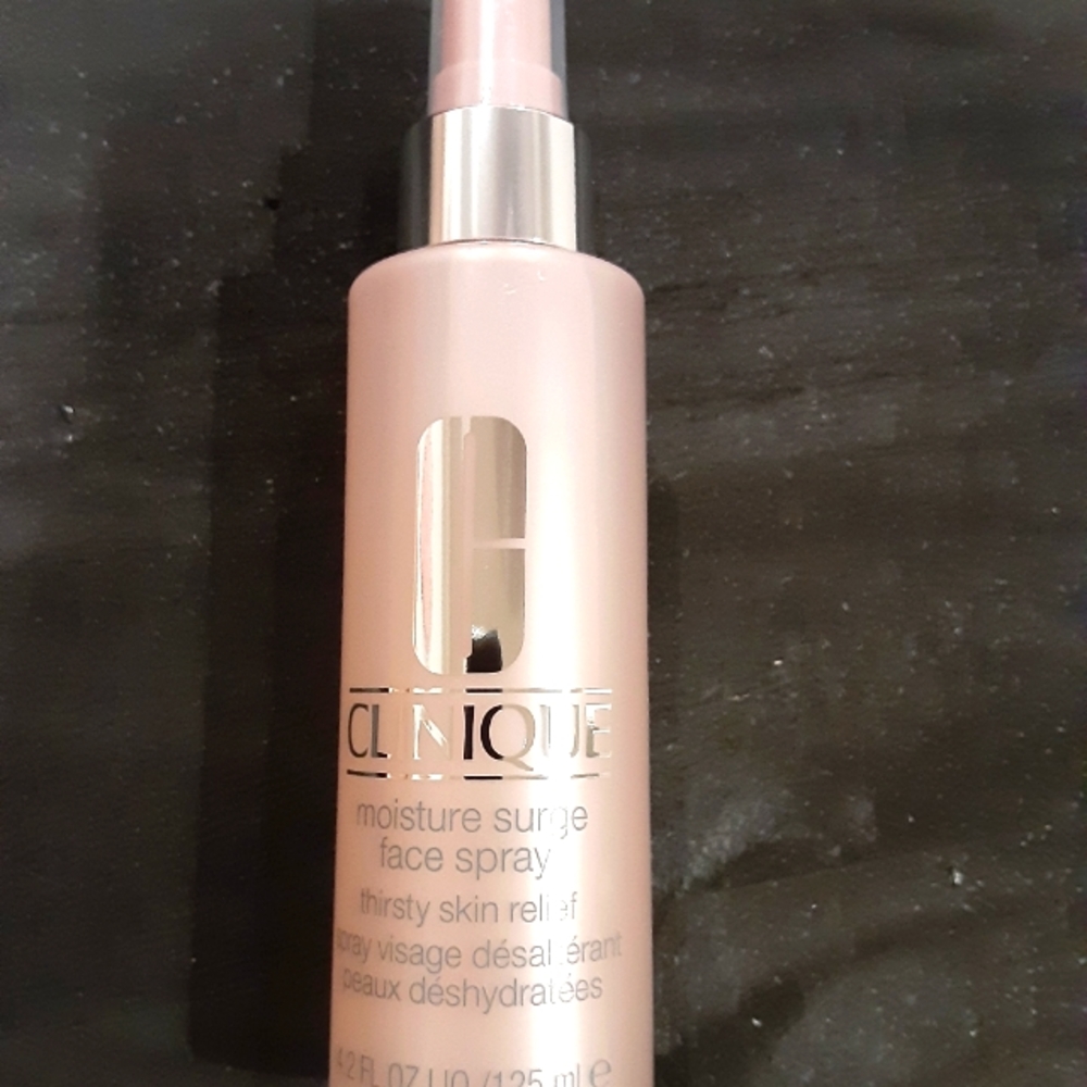 Clinique Moisture Surge Face Spray NWT